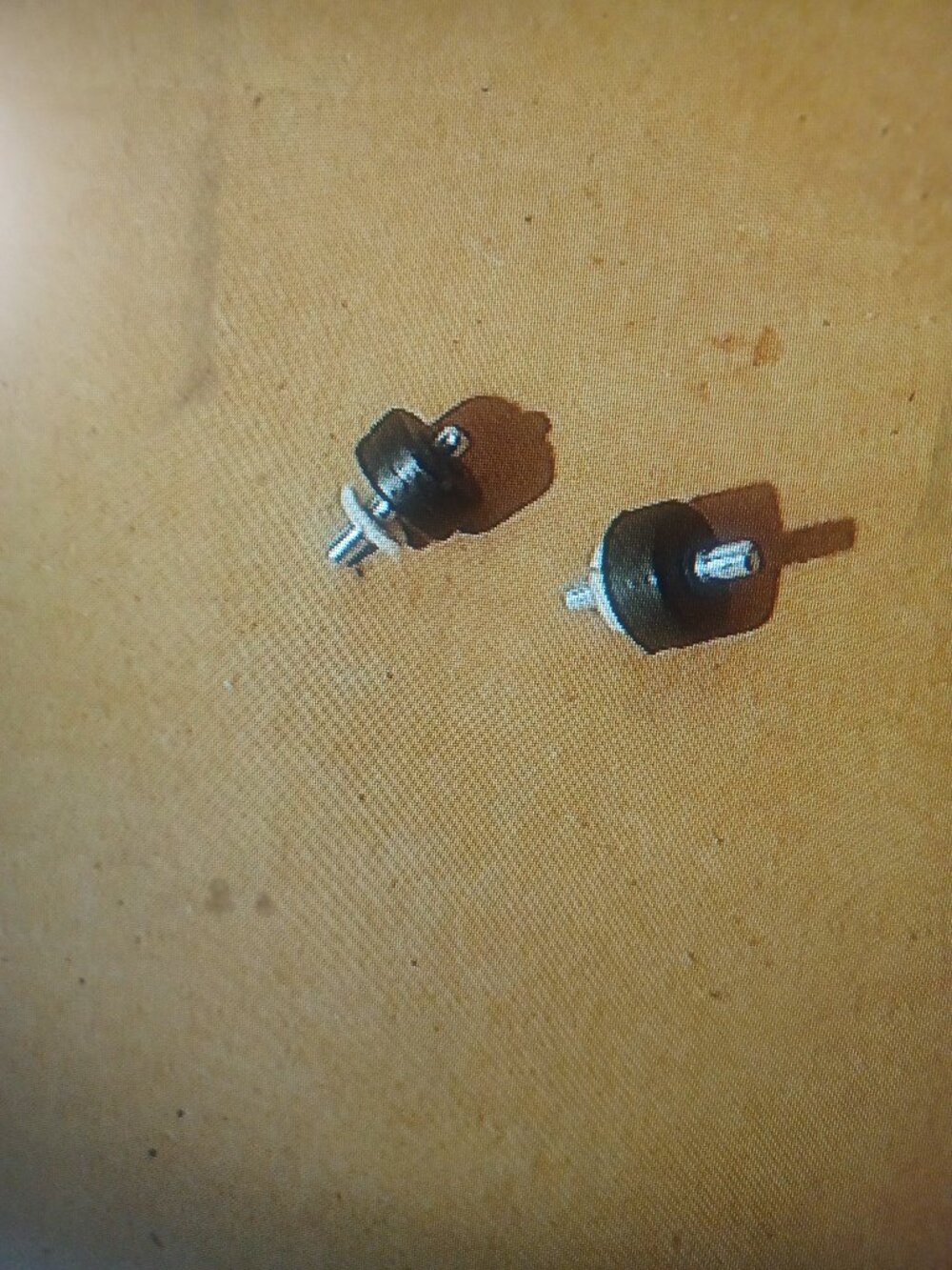 Shark Navigator NV36 NV41 NV42 NV46 NV60 NV70 NV71 UV540 Front Wheels & Pins